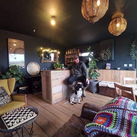 The Oaks Glamping - Pips Cabin Colkirk Экстерьер фото