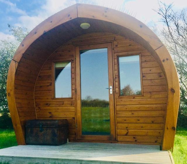 The Oaks Glamping - Pips Cabin Colkirk Экстерьер фото
